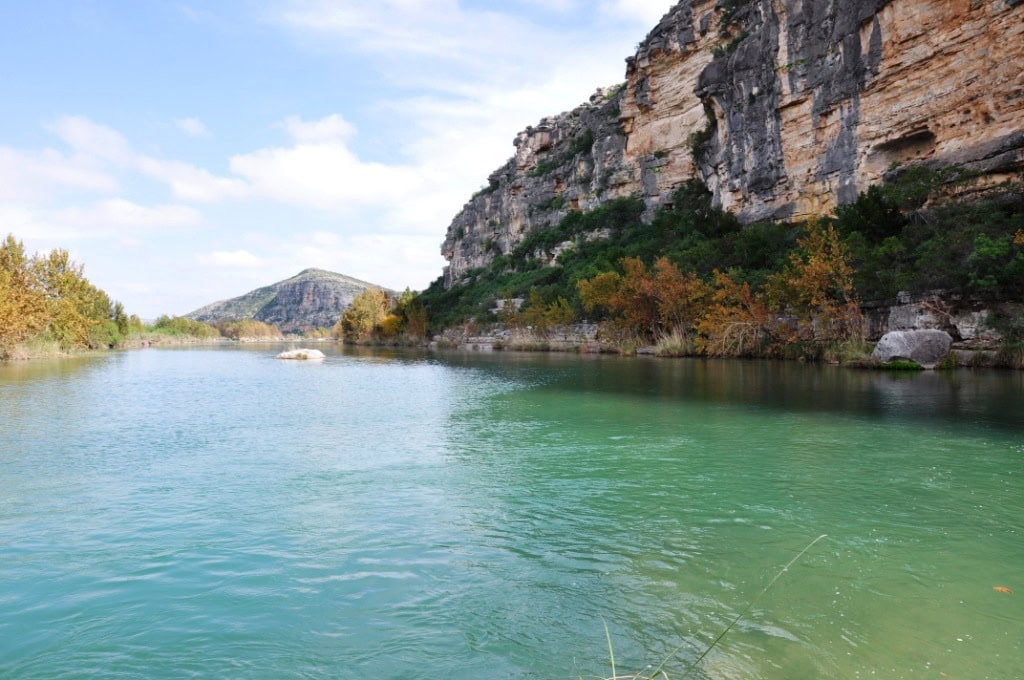 Learn what qualifies as a Texas ranch, from cattle operations to recreational and hunting ranches. Find out how many acres make a property a “ranch.”